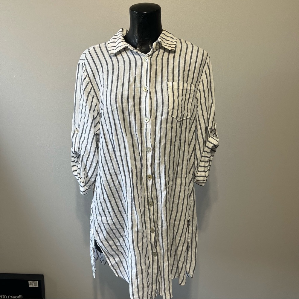 Striped Linen Button-Up Shirt - White & Blue